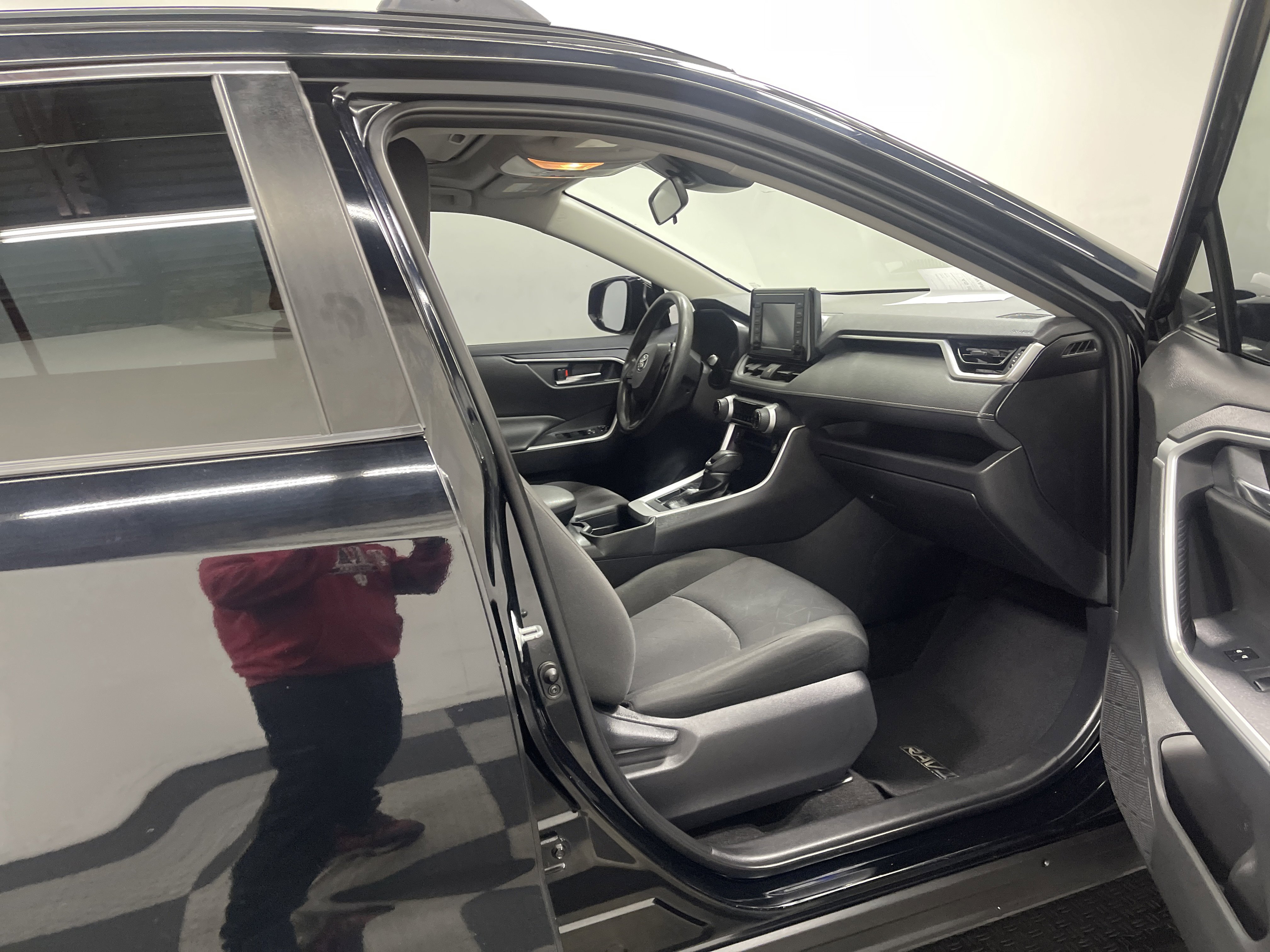 Used 2021 Toyota RAV4 XLE image 26