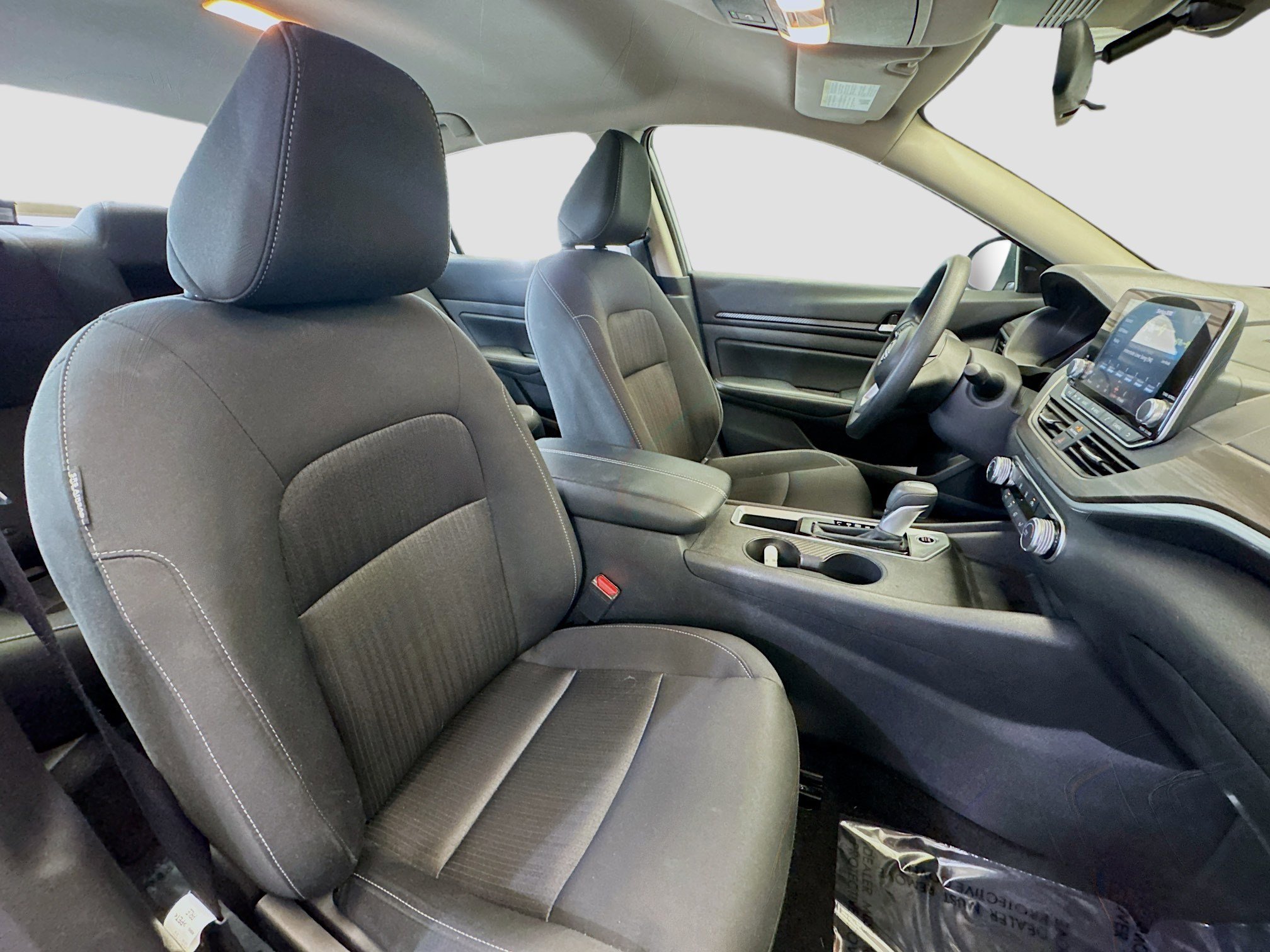 Used 2025 Nissan Altima 2.5 SV image 17