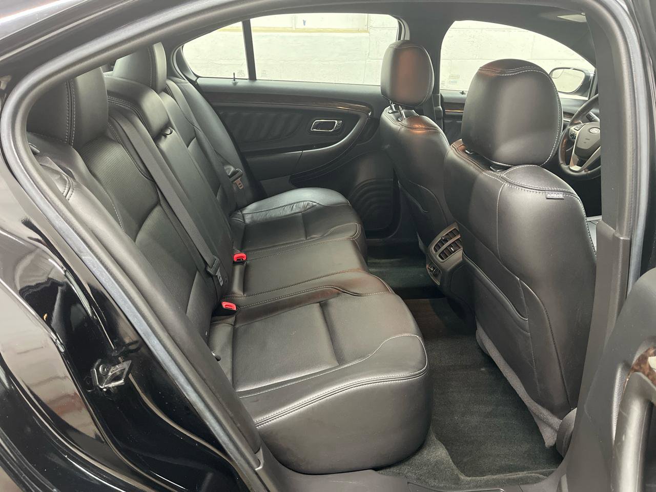 Used 2016 Ford Taurus Limited FWD image 14
