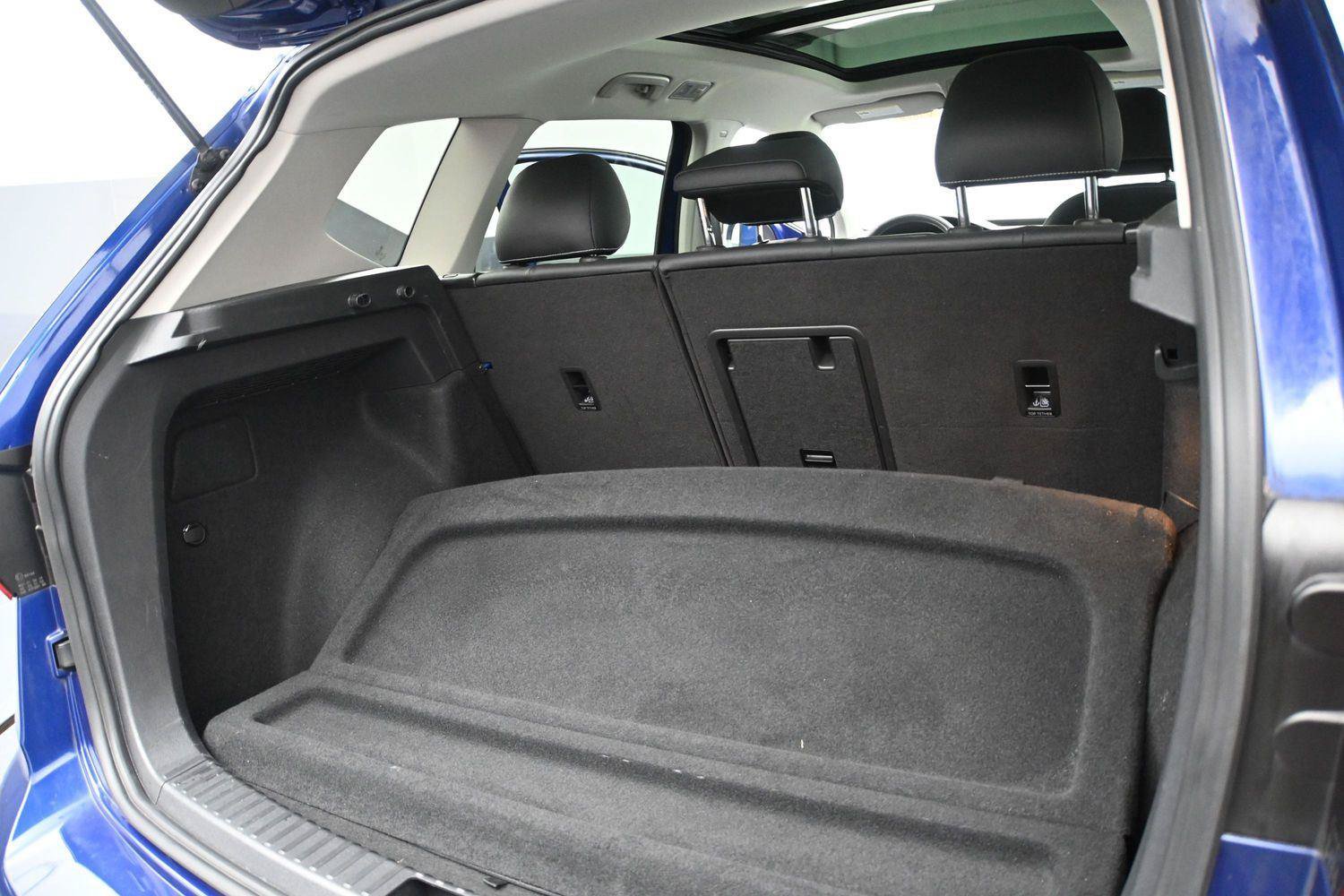 Used 2022 Volkswagen Taos SE w/ Panoramic Sunroof Package AWD/4WD image 12