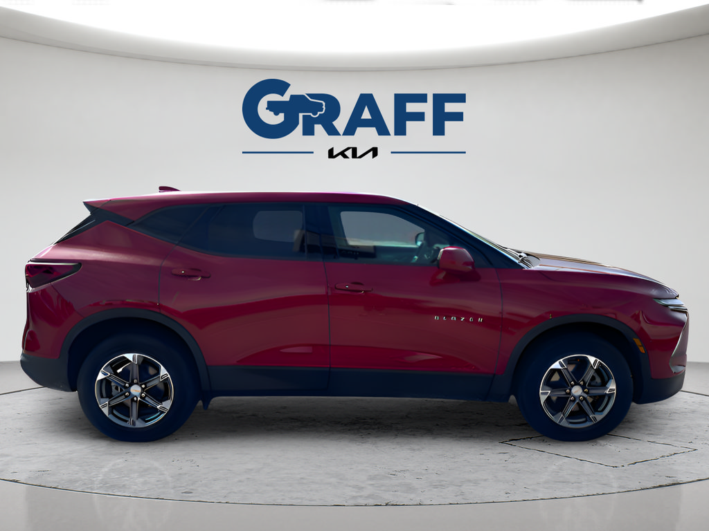Used 2025 Chevrolet Blazer LT AWD/4WD image 4