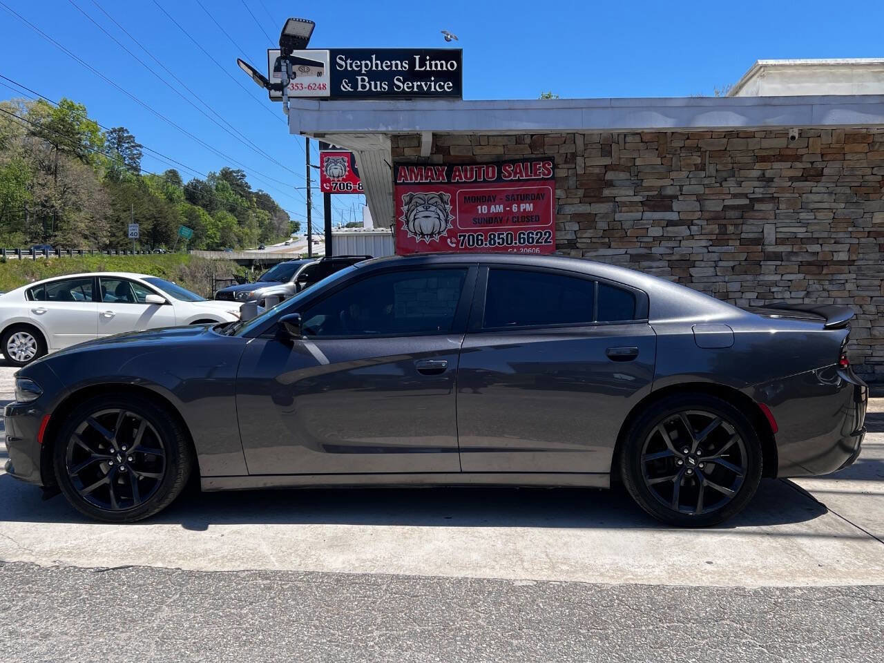 Used 2019 Dodge Charger SXT w/ Blacktop Package image 3