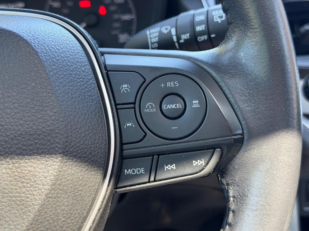 Used 2023 Toyota Corolla Cross LE w/ Moonroof Package image 18