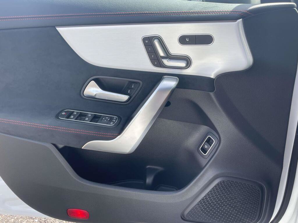 Certified 2023 Mercedes-Benz CLA 35 AMG 4MATIC image 29