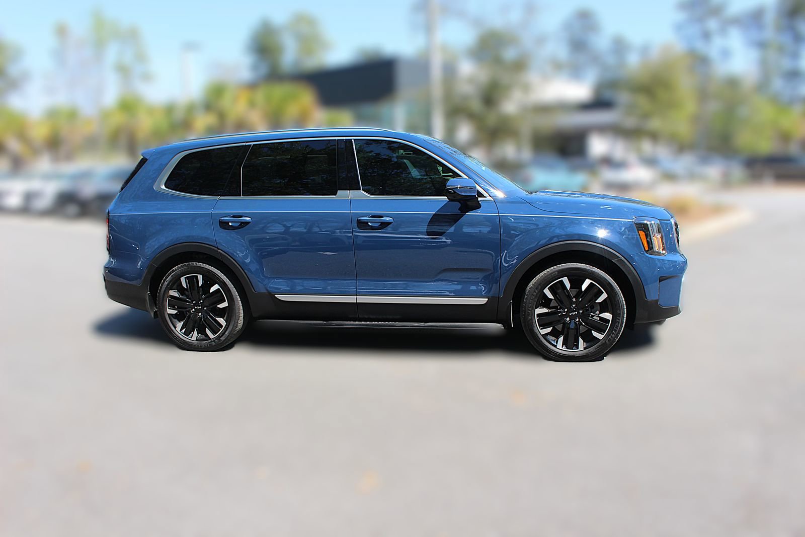 Certified 2024 Kia Telluride SX Prestige w/ Towing Package image 13