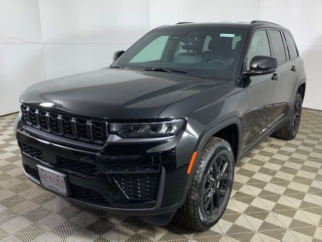 New 2026 Jeep Grand Cherokee Altitude AWD/4WD image 2
