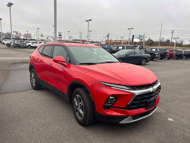 Used 2023 Chevrolet Blazer LT image 2