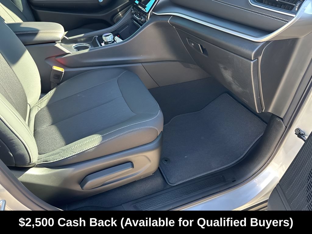 New 2025 Jeep Grand Cherokee L Laredo w/ Luxury Tech Group I RWD image 20