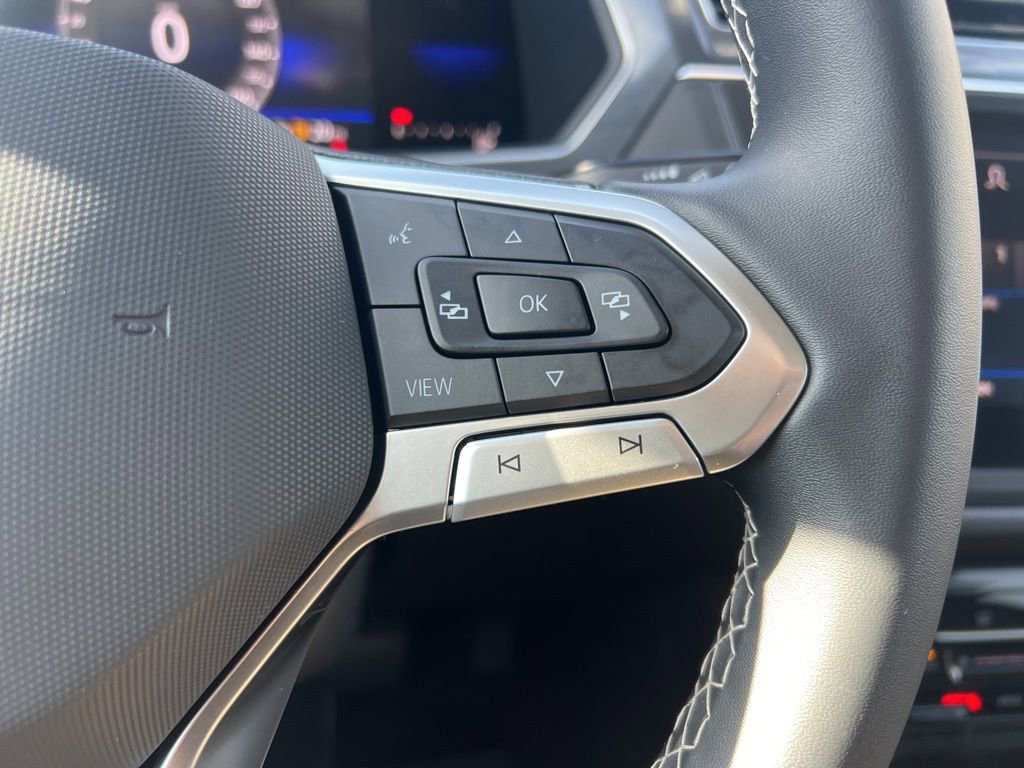 Used 2022 Volkswagen Tiguan SE image 17