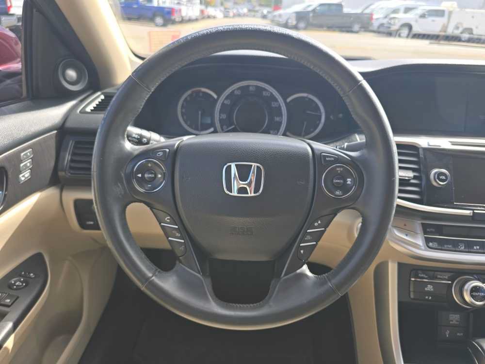 Used 2015 Honda Accord Touring image 11