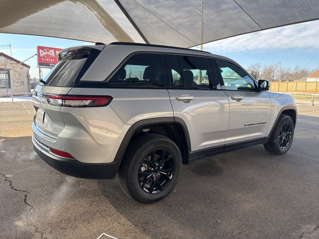 New 2026 Jeep Grand Cherokee Laredo image 6