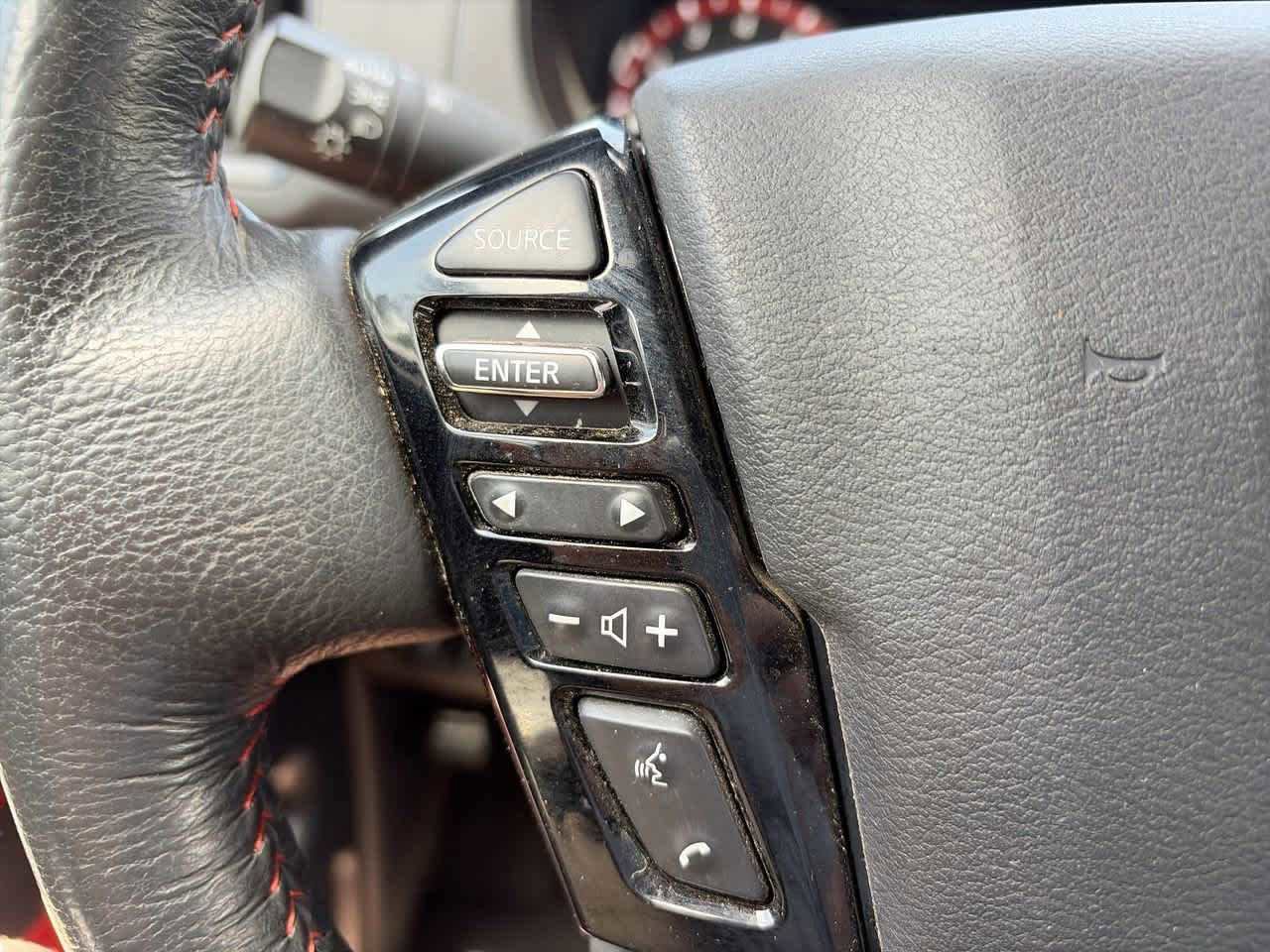 Used 2025 Nissan Frontier PRO-4X w/ Pro Convenience Package AWD/4WD image 25