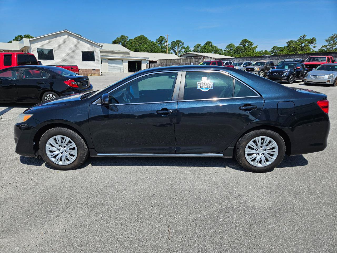 Used 2012 Toyota Camry LE FWD image 3