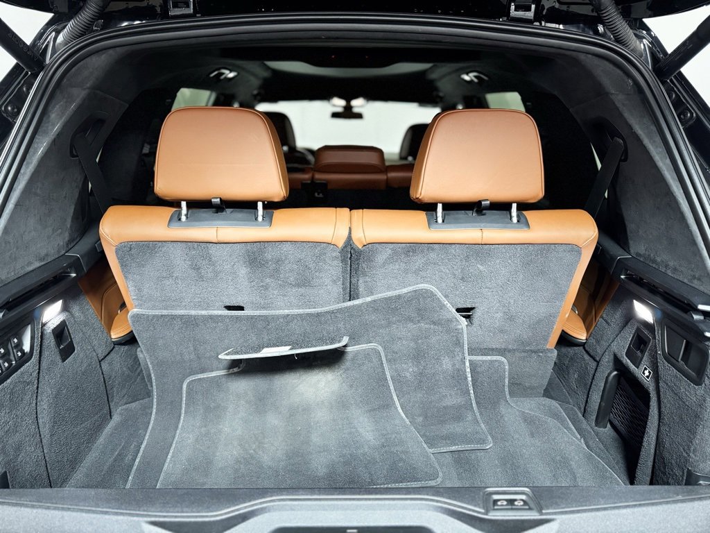 Used 2022 BMW X7 M50i image 6