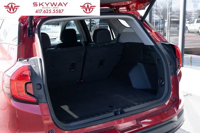 Used 2023 GMC Terrain SLE w/ Driver Convenience Package image 8