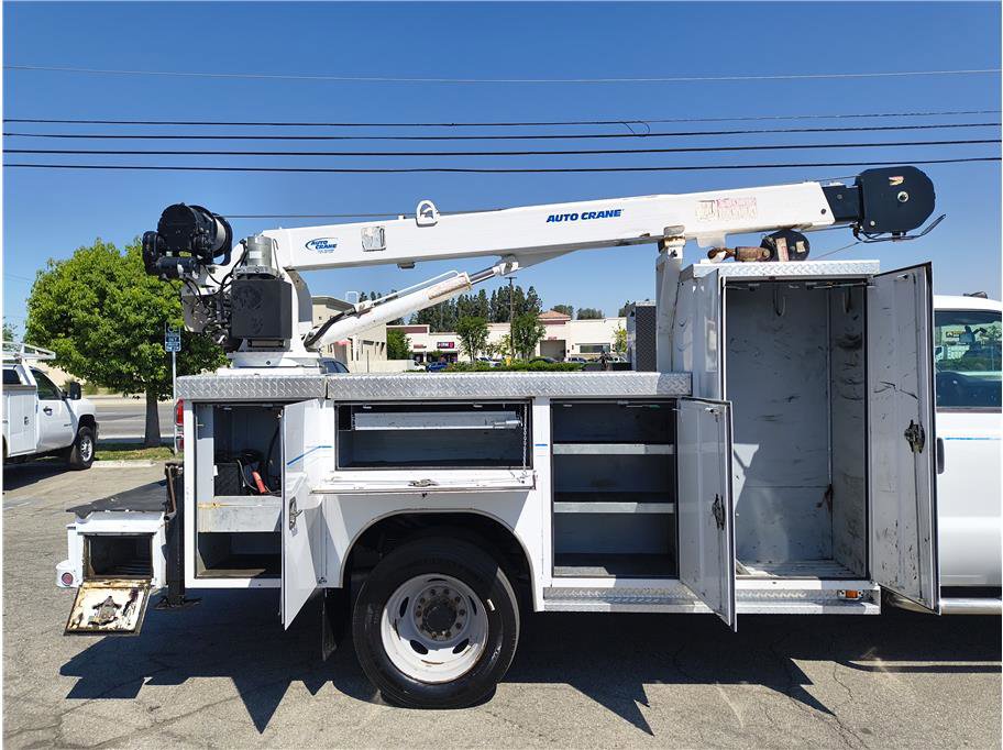 Used 2016 Ford F550 2WD Regular Cab Super Duty image 5