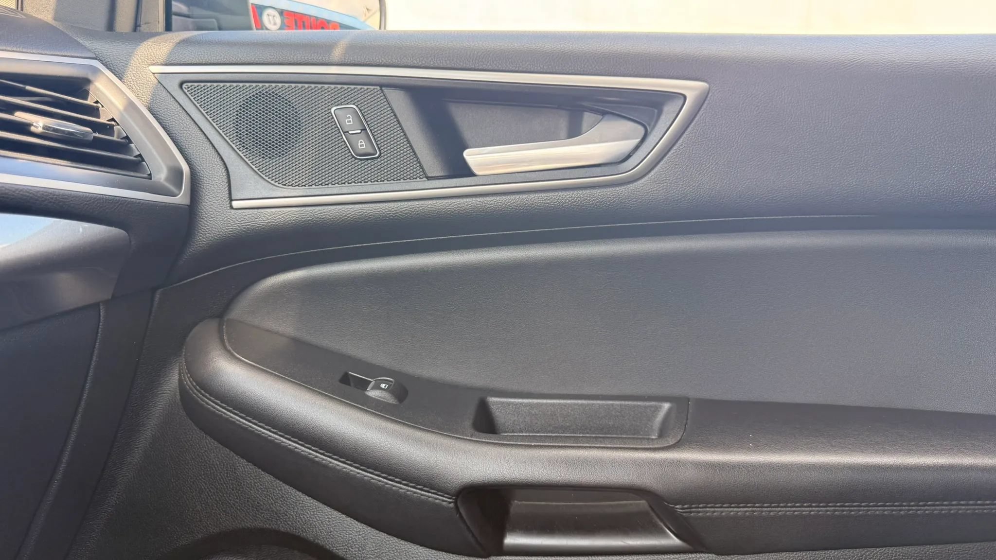 Used 2024 Ford Edge SEL AWD/4WD image 25