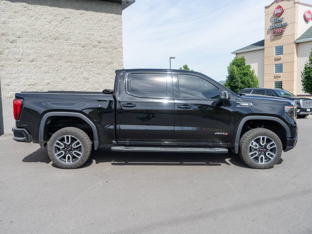 Used 2025 GMC Sierra 1500 AT4 w/ Technology Package AWD/4WD image 8