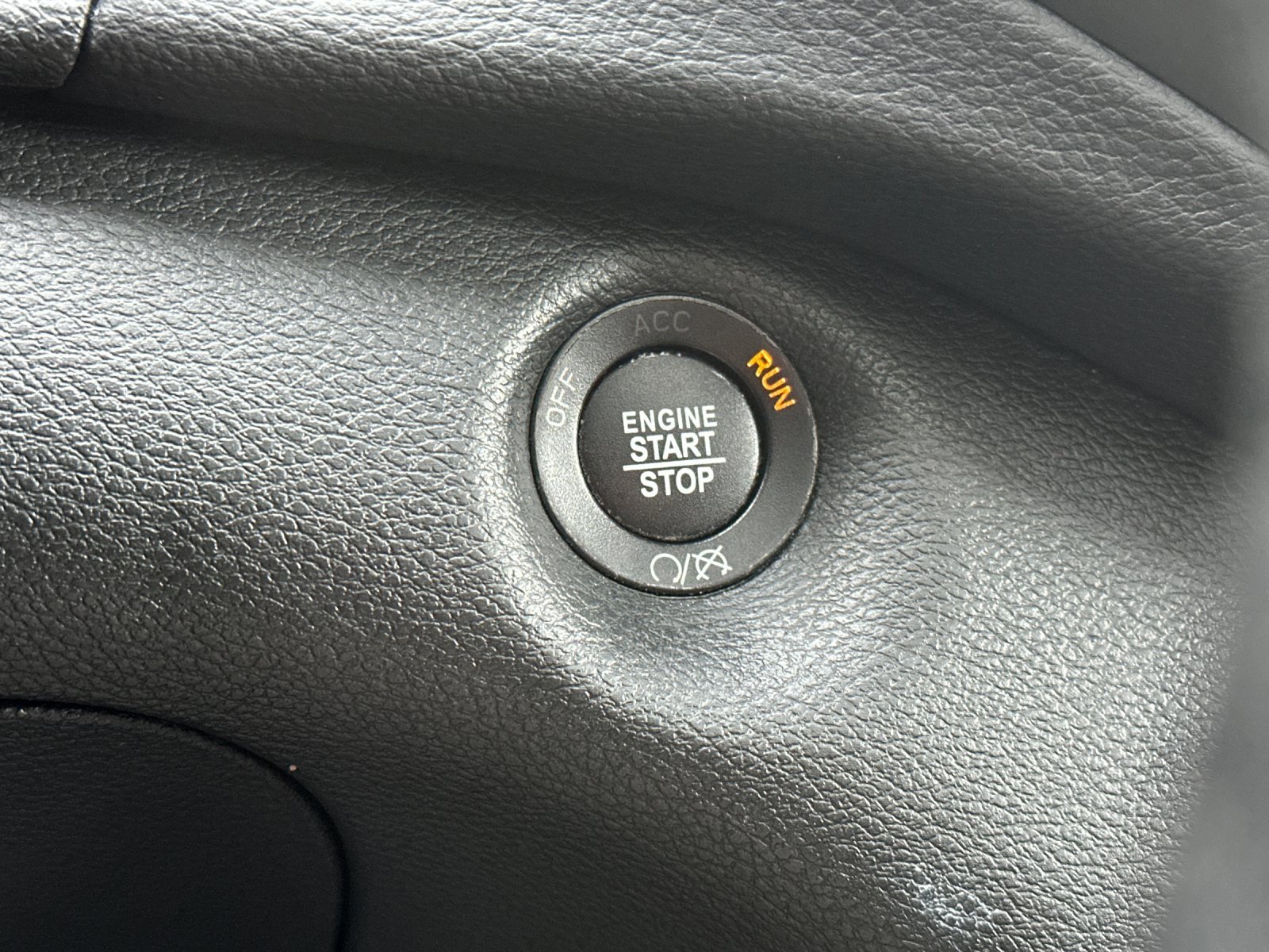 Used 2019 Jeep Cherokee Latitude Plus w/ Comfort/Convenience Group image 21