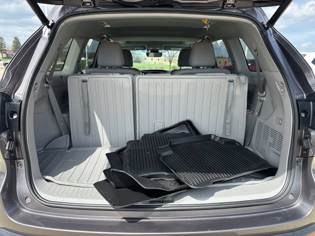 Used 2019 Toyota Highlander XLE AWD/4WD image 20