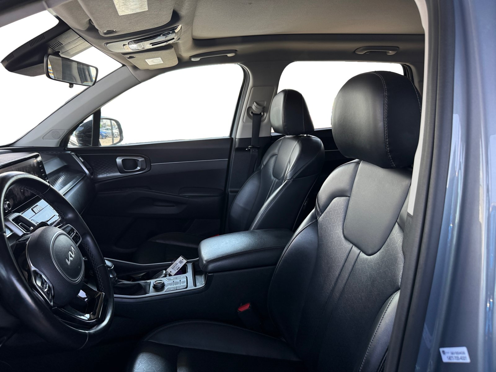 Used 2022 Kia Sorento S w/ Panoramic Sunroof Package FWD image 10