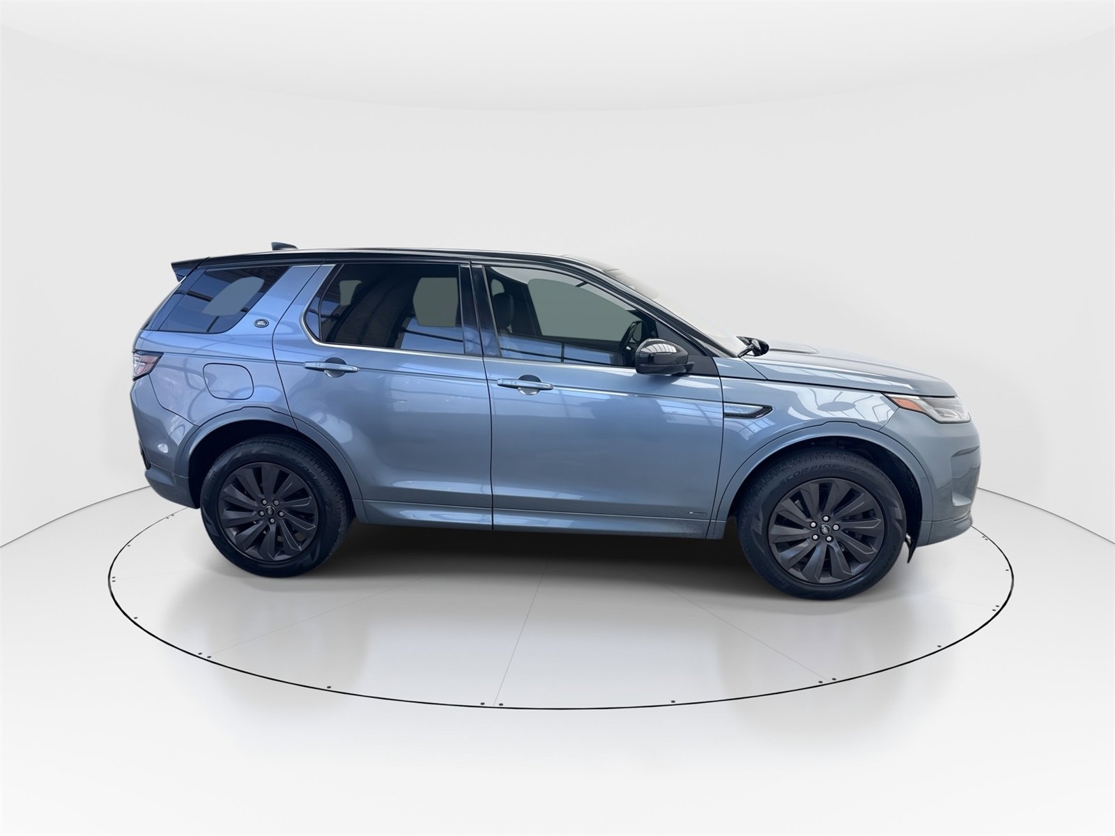 Used 2020 Land Rover Discovery Sport SE R-Dynamic image 9