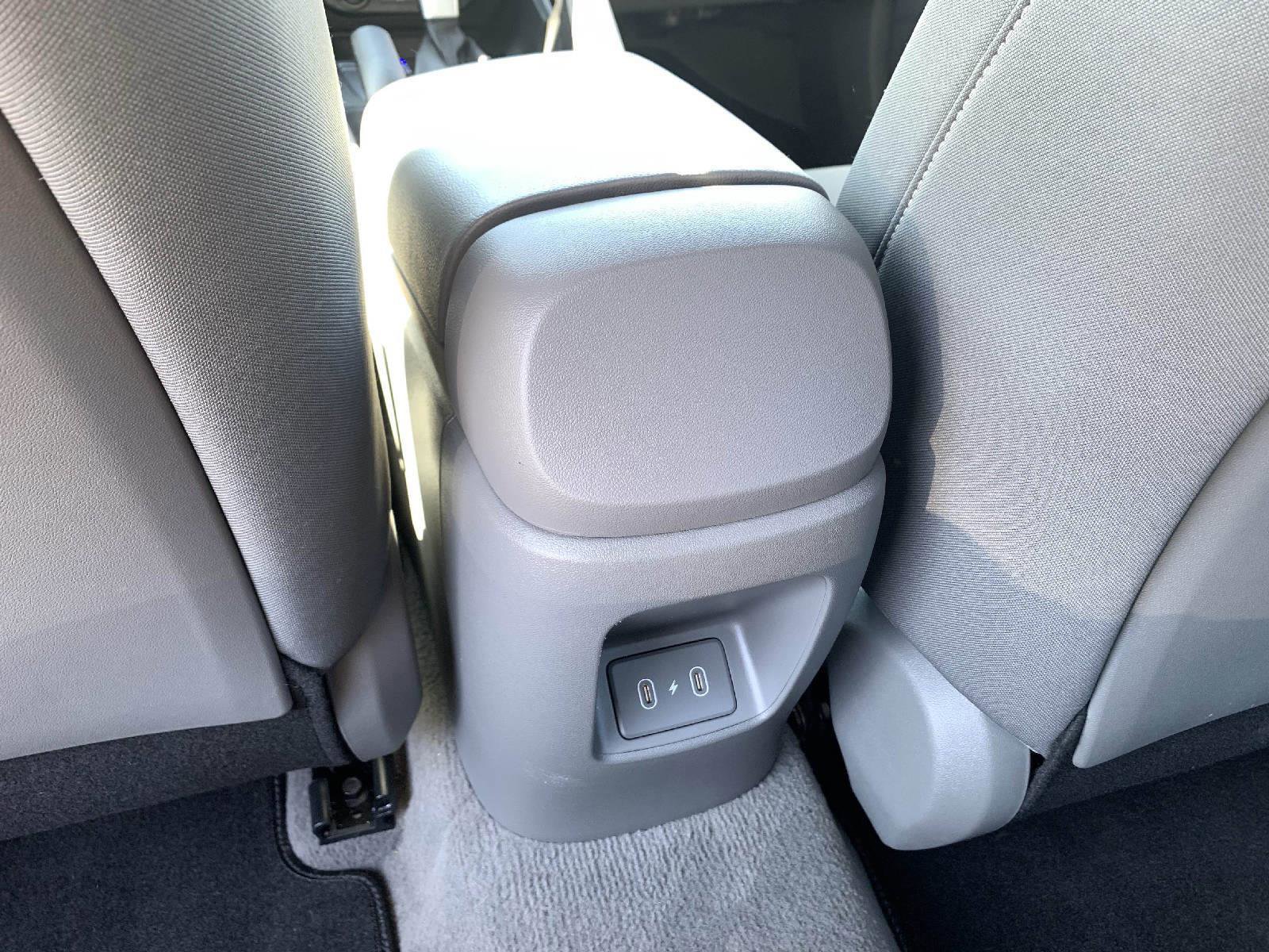 Used 2024 Hyundai Elantra SEL image 38