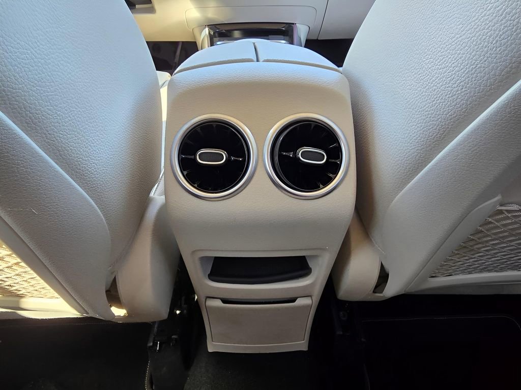 Used 2022 Mercedes-Benz GLA 250 4MATIC w/ Premium Package Lite image 13