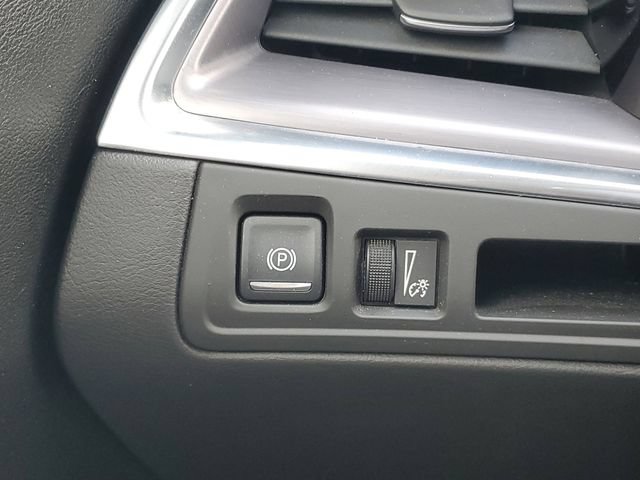 Certified 2017 Cadillac XT5 Luxury w/ Driver Awareness Package FWD image 19