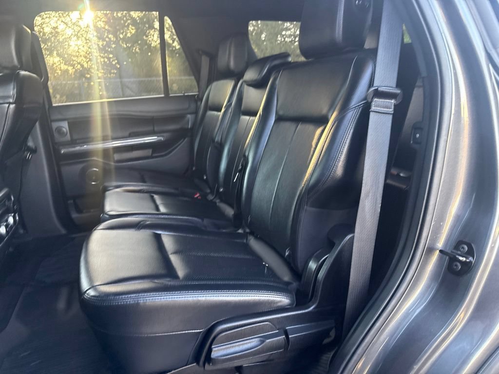 Used 2019 Ford Expedition XLT w/ Equipment Group 202A RWD image 29