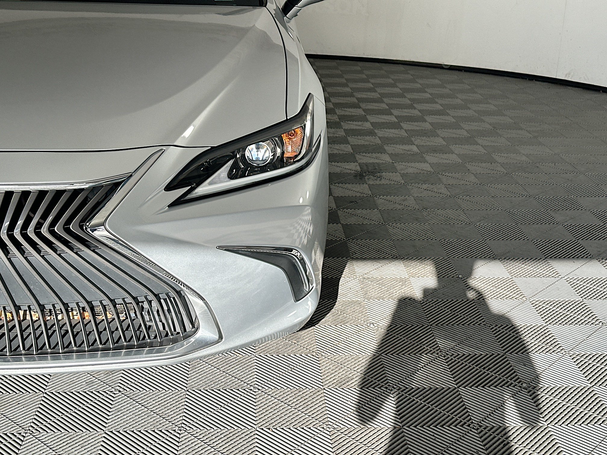 Used 2021 Lexus ES 350 w/ Accessory Package FWD image 9