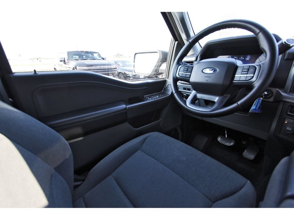 Used 2025 Ford F150 XLT w/ Equipment Group 301A Standard AWD/4WD image 9