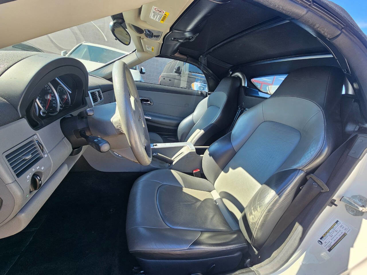 Used 2006 Chrysler Crossfire Limited image 8