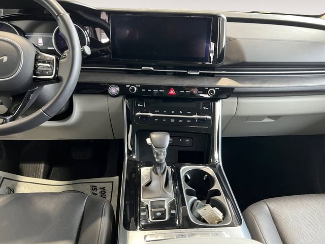 Certified 2024 Kia Carnival EX image 9