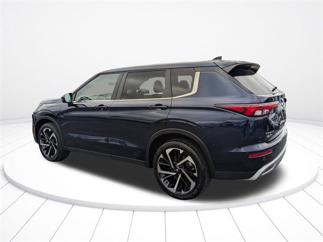 Used 2024 Mitsubishi Outlander SE image 5