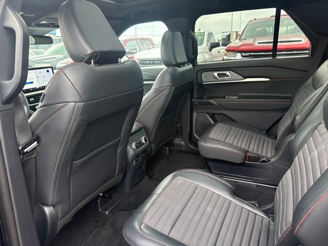 Used 2025 Ford Explorer ST-Line AWD/4WD image 25