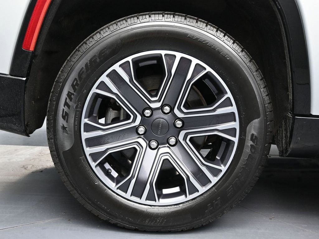 Used 2024 Jeep Wagoneer Series II w/ Flexible Seating Group image 15