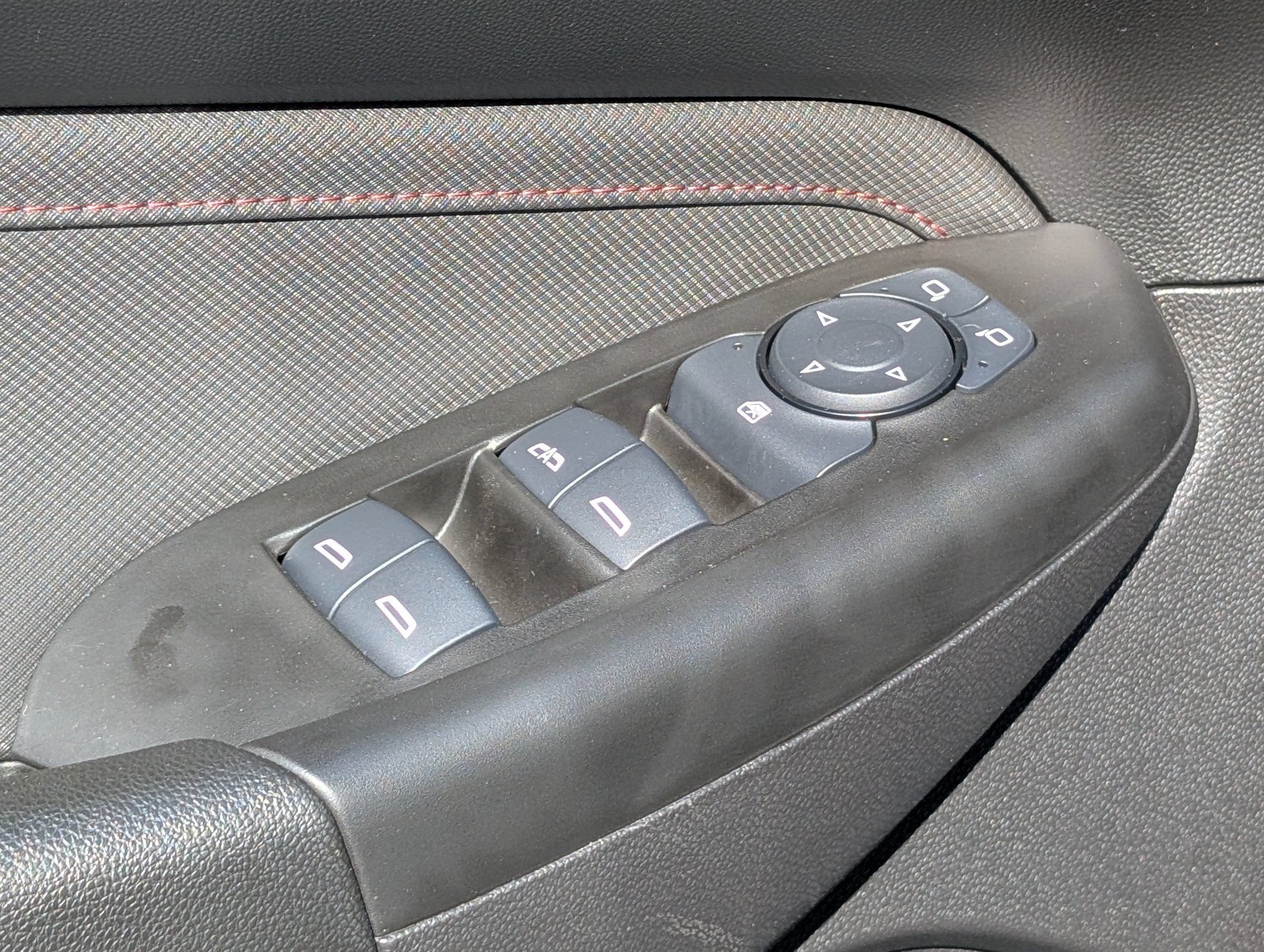 Used 2023 Chevrolet TrailBlazer RS w/ Sun and Liftgate Package FWD image 19