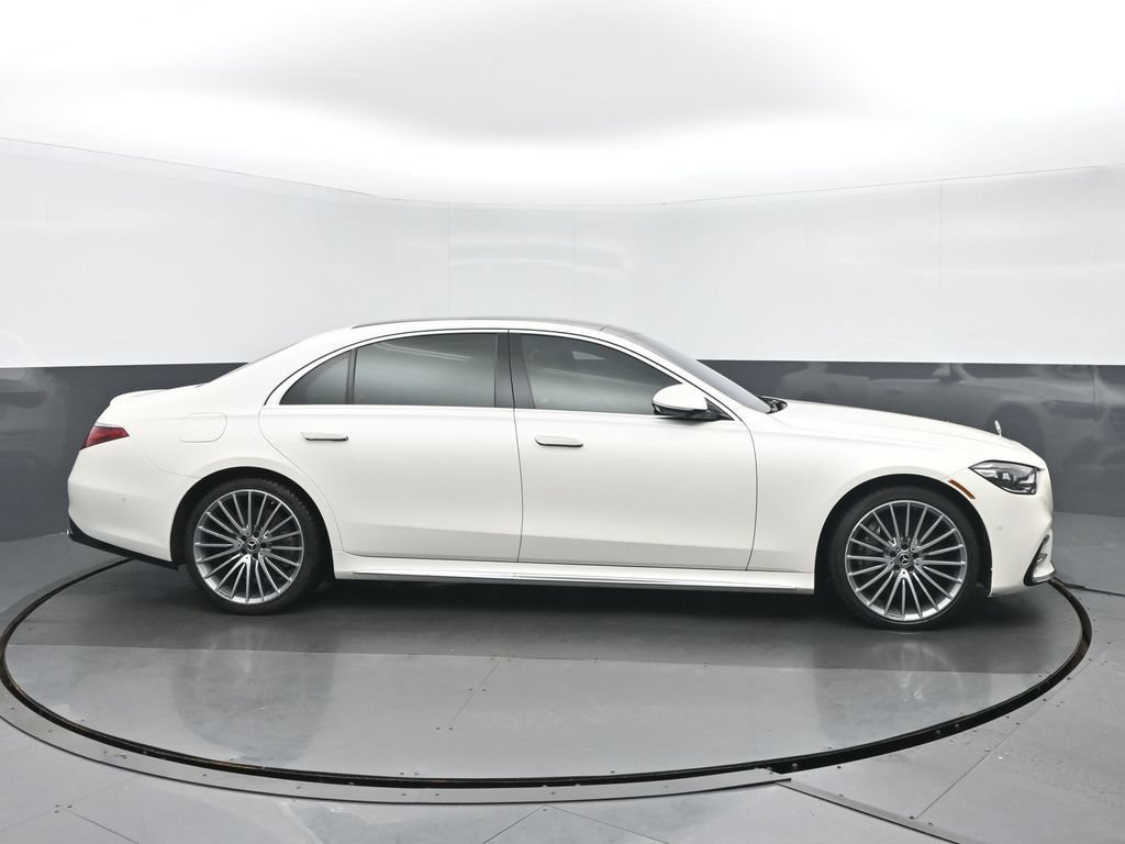 Used 2022 Mercedes-Benz S 580 4MATIC Sedan image 2