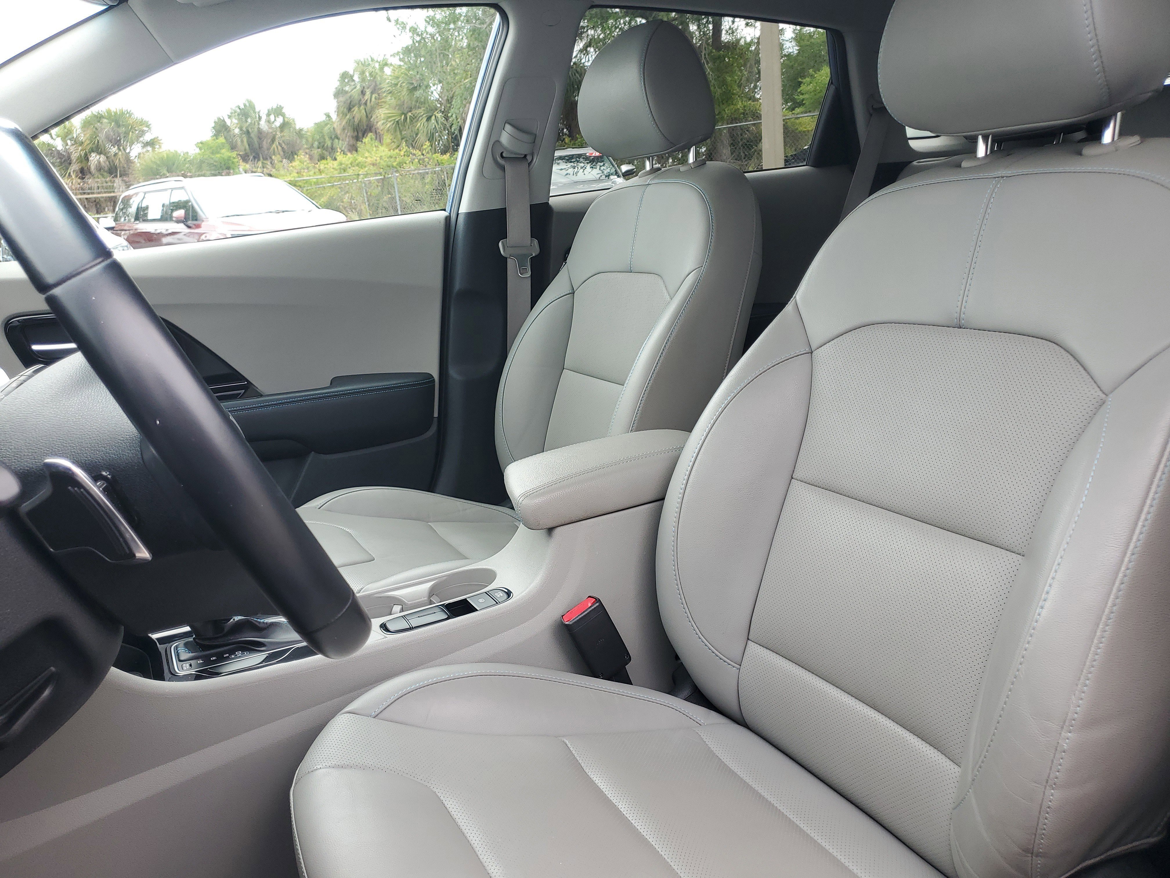 Used 2021 Kia Niro Touring SE image 19
