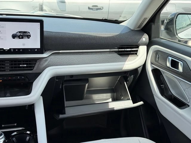 Used 2025 Ford Explorer Platinum w/ LUX Leather Package AWD/4WD image 37