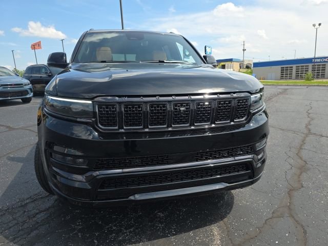 Used 2024 Jeep Grand Wagoneer L Series III w/ Rear Seat Video Group 1 AWD/4WD image 11