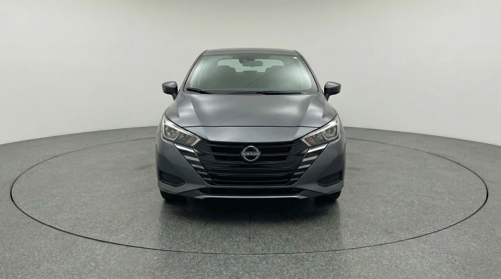 Used 2025 Nissan Versa SV image 2