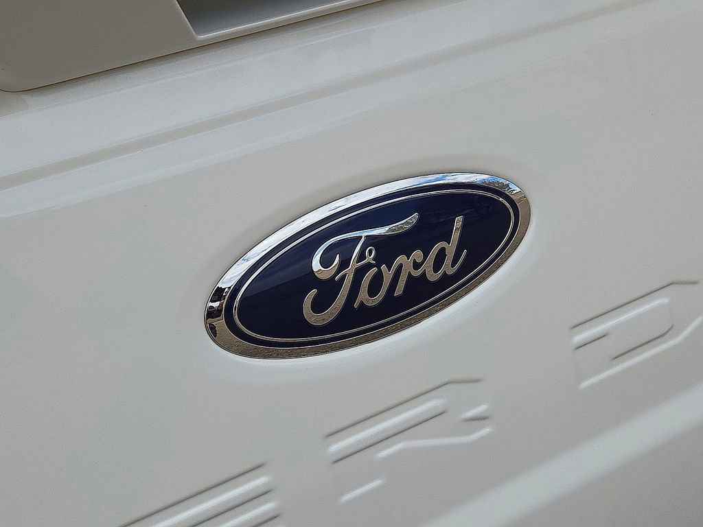 Used 2024 Ford F250 Lariat w/ Tremor Off-Road Package image 15