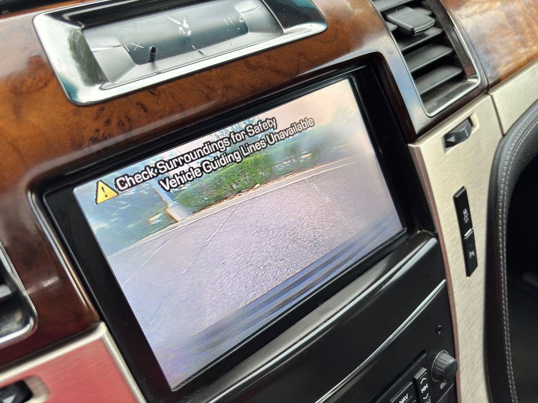Used 2013 Cadillac Escalade ESV Platinum AWD/4WD image 33
