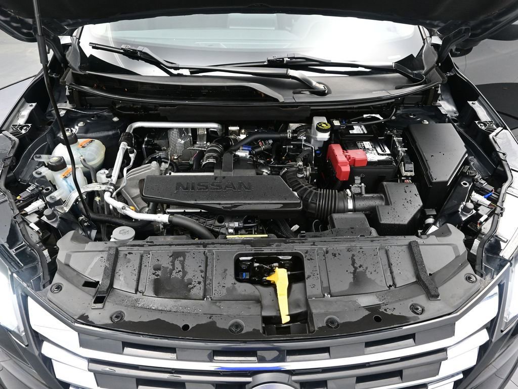 Used 2024 Nissan Rogue S image 12