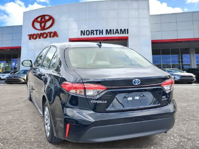 Used 2025 Toyota Corolla LE FWD image 3