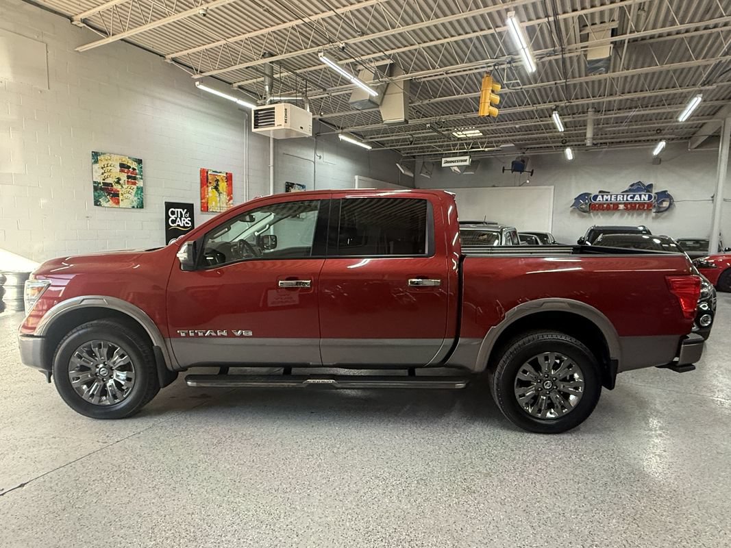 Used 2018 Nissan Titan XD AWD/4WD image 3
