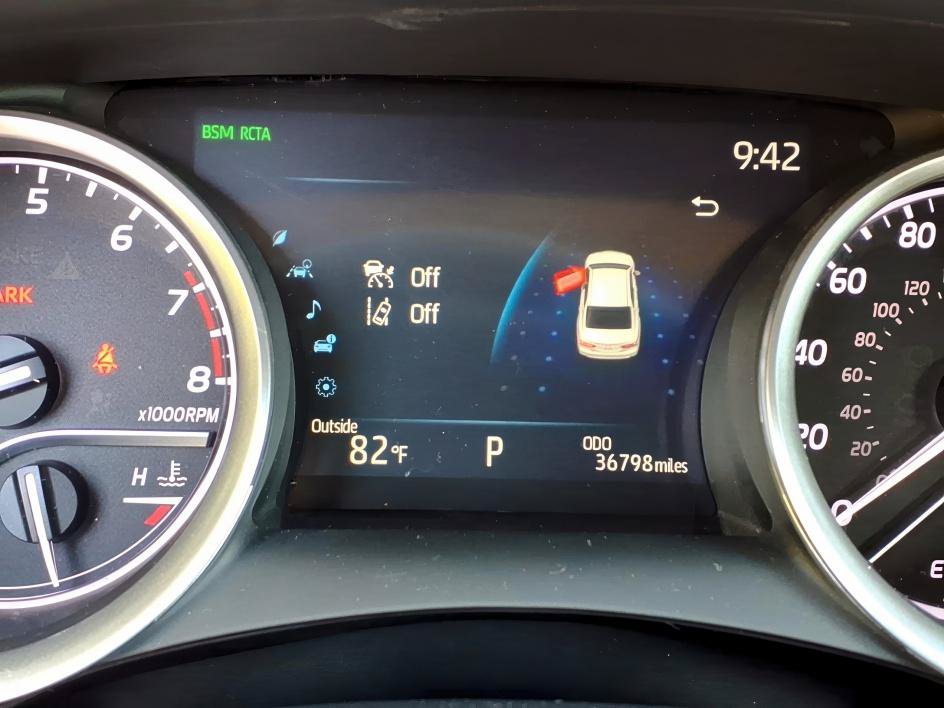 Certified 2023 Toyota Camry XLE FWD image 25