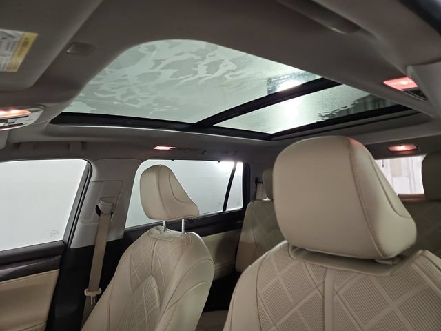 Used 2022 Toyota Highlander Platinum AWD/4WD image 33